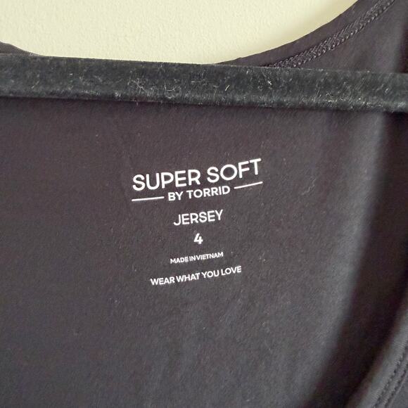 Torrid Women's Black Supersoft Square Neck Short Sleeve Top - Size 4X - NWT - Picture 2 of 8